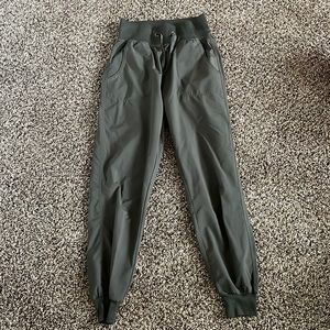 Brand KIAVA good material deep green girls 11-13 joggers